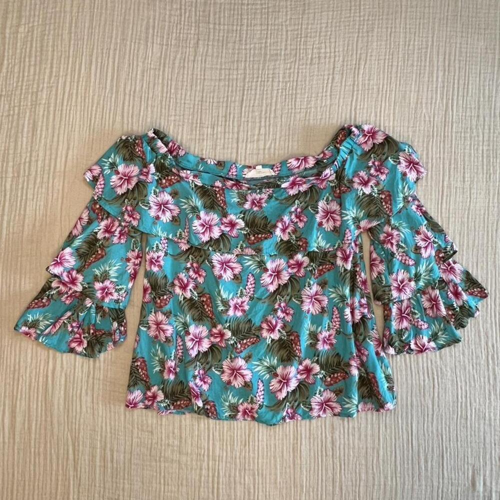 Entro Hawaiian ruffle sleeve off shoulder top! Size S